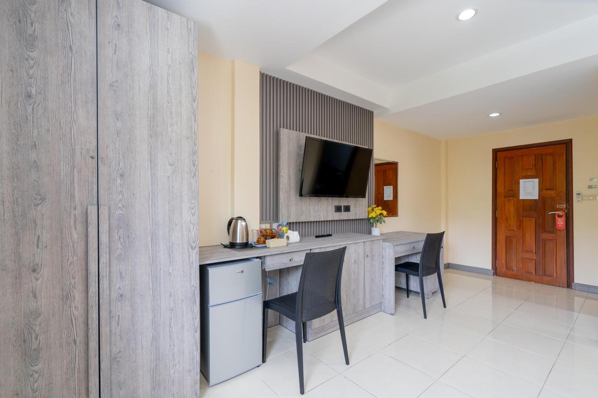 Square One Hotel Patong Kültér fotó