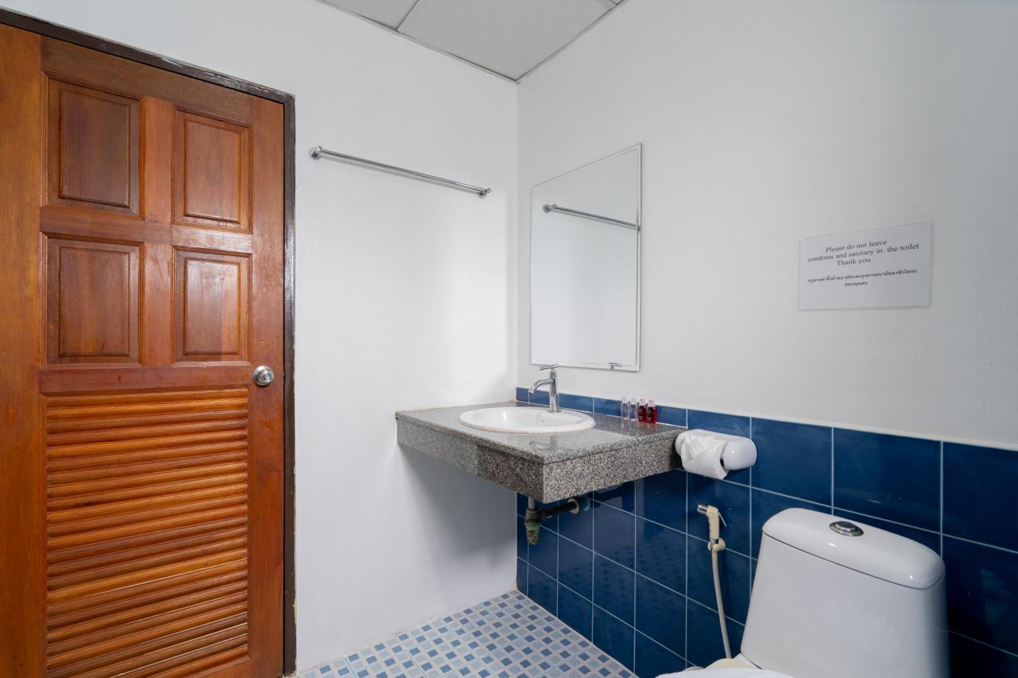 Square One Hotel Patong Szoba fotó