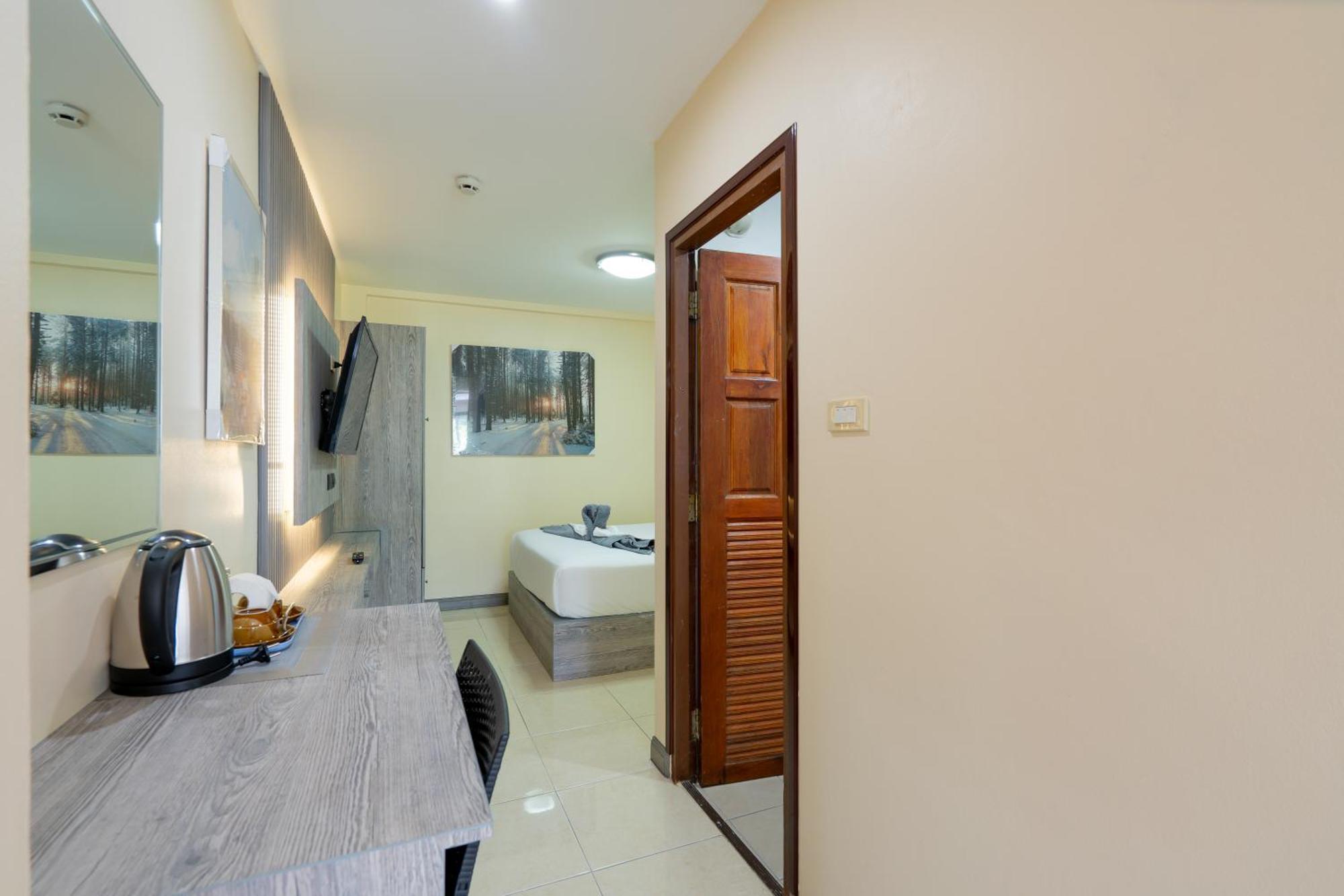Square One Hotel Patong Kültér fotó