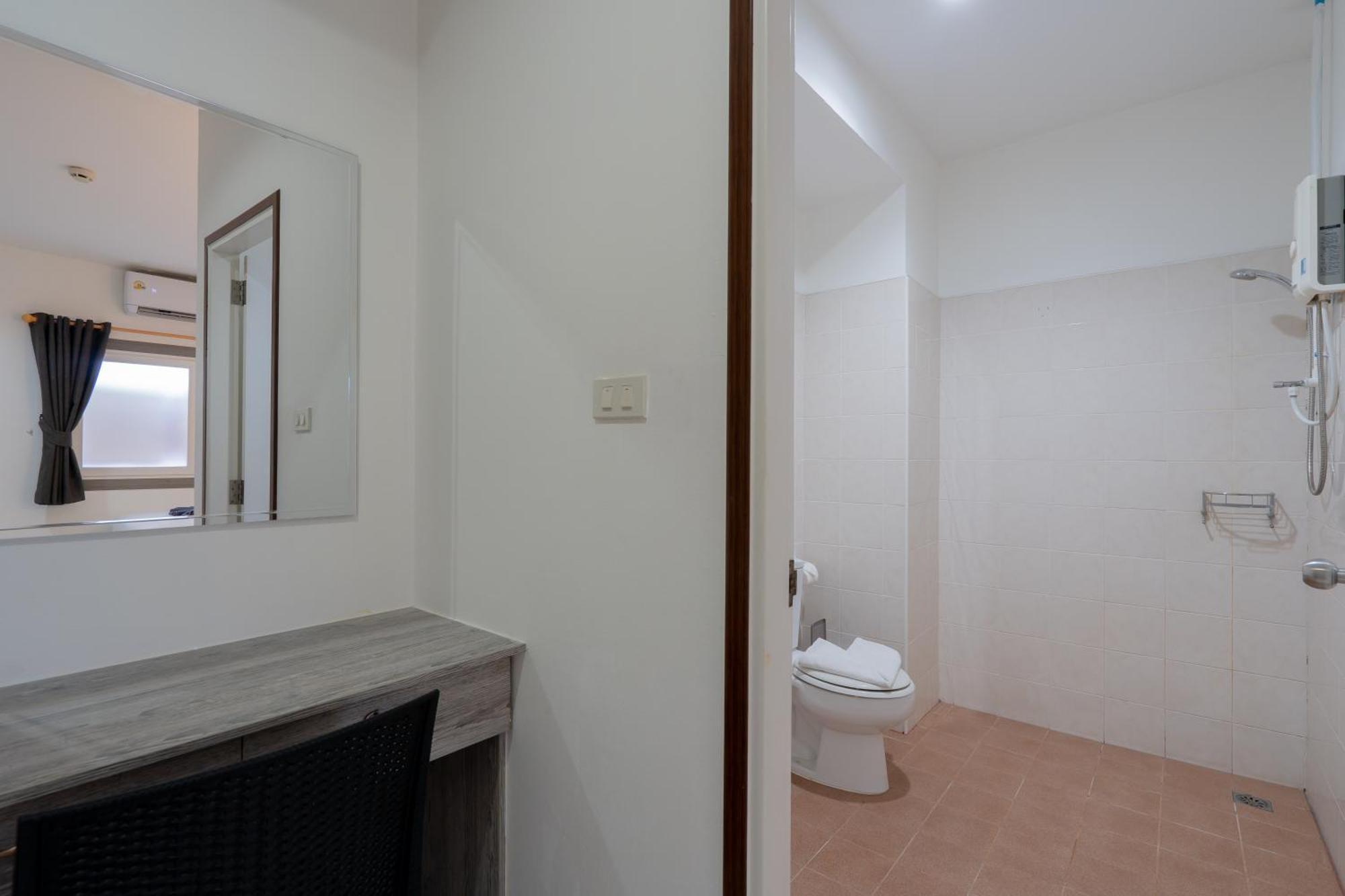 Square One Hotel Patong Szoba fotó
