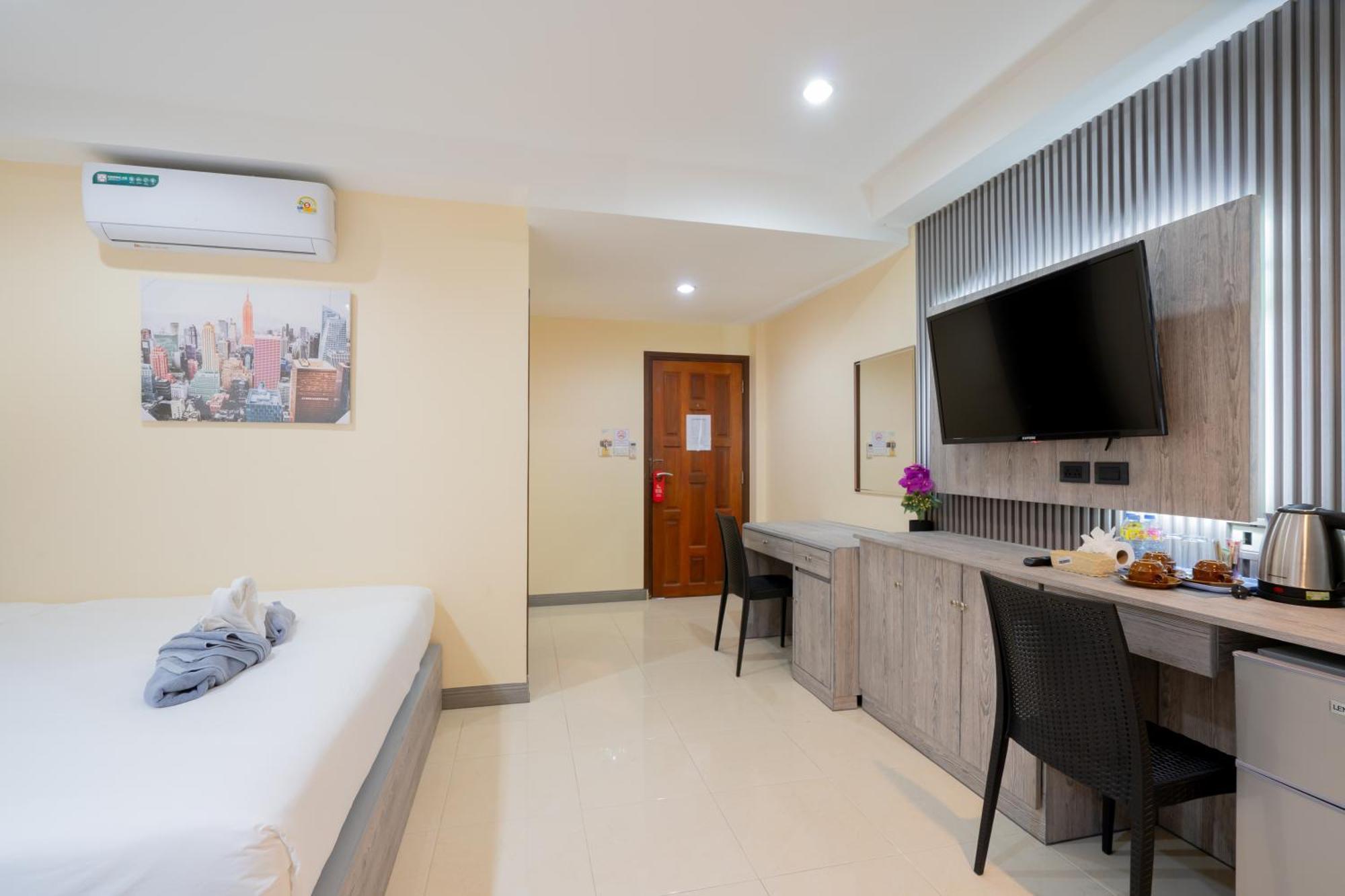Square One Hotel Patong Kültér fotó