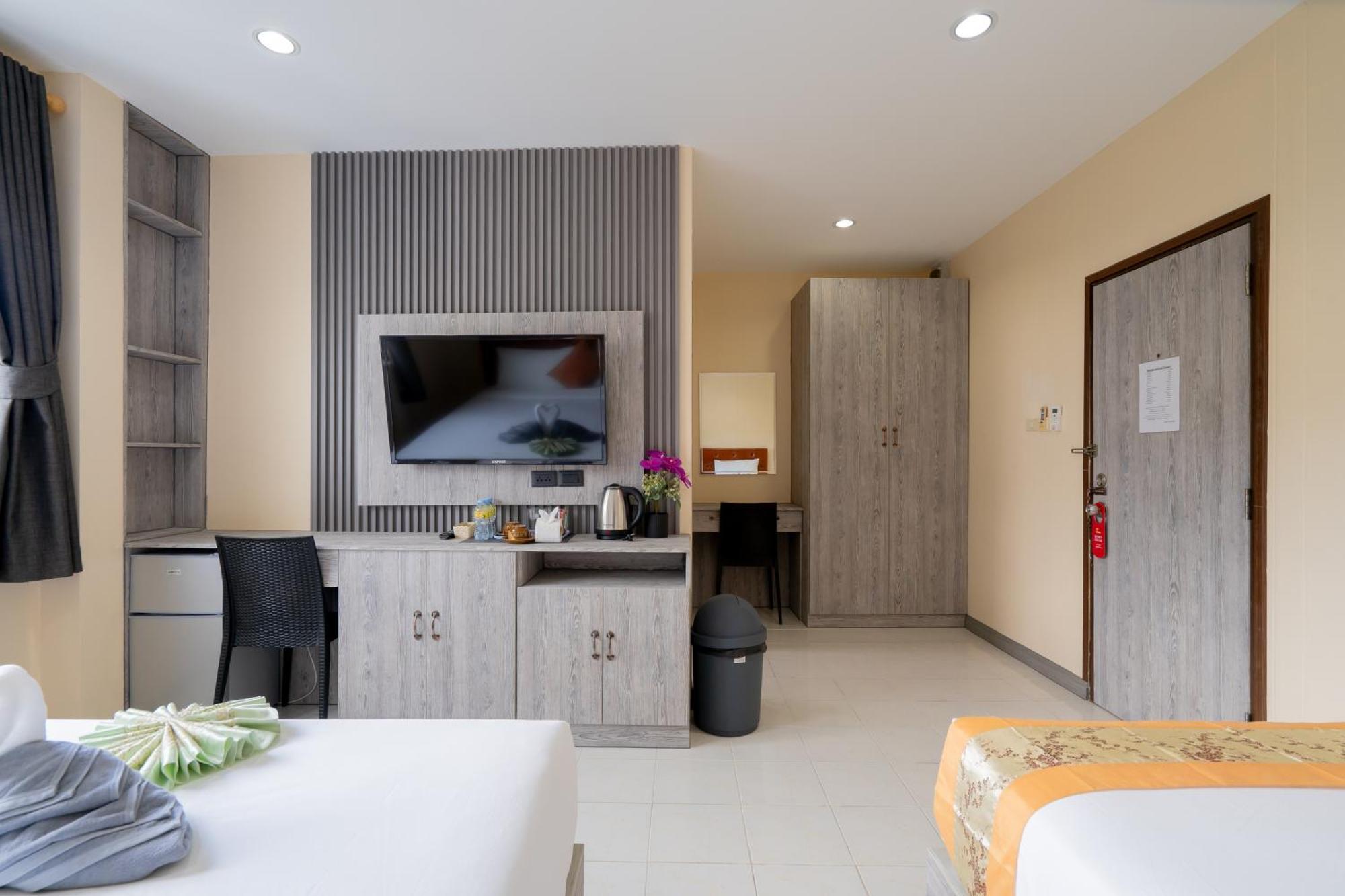 Square One Hotel Patong Kültér fotó