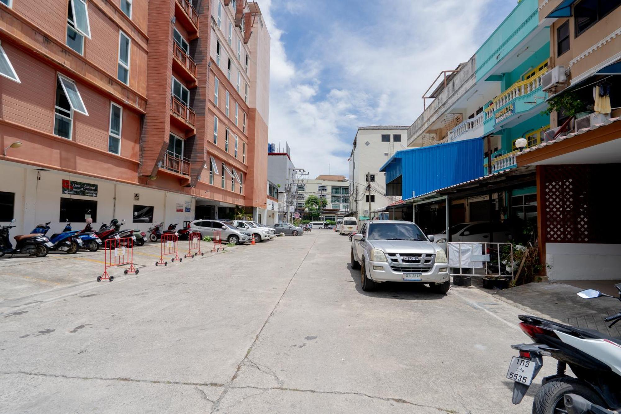 Square One Hotel Patong Kültér fotó