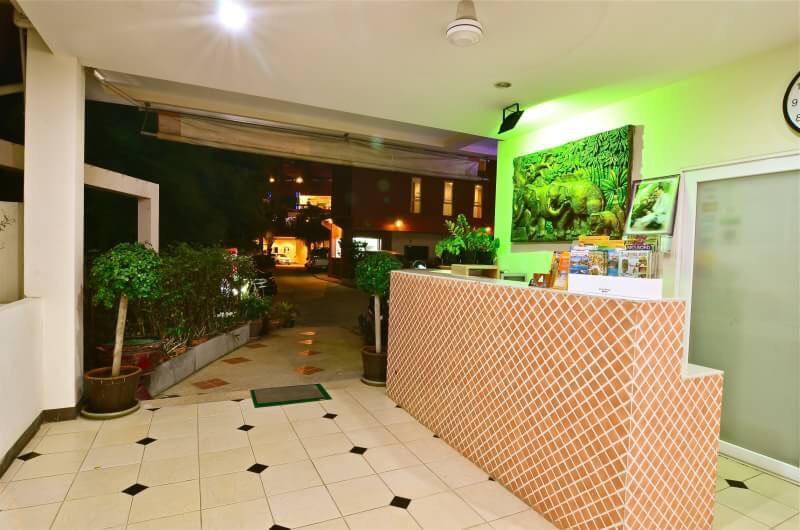 Square One Hotel Patong Kültér fotó